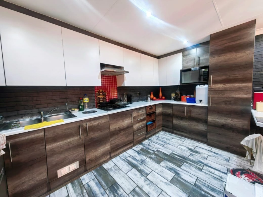 2 Bedroom Property for Sale in Miederpark North West